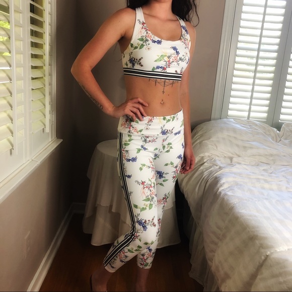 Athleta Tops - RARE Athleta NWT 2 Piece Floral Top & Leggings